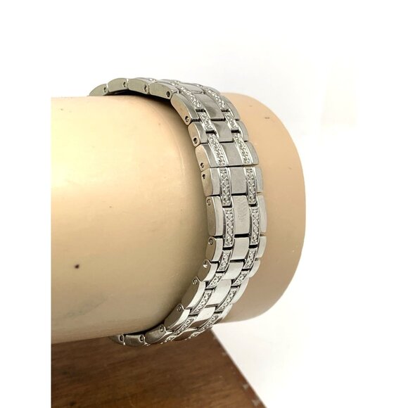 Bulova Women's Watch 96X145 Quartz Mother of Pearl Dial Silver Steel 32mm Set - Picture 10 of 14